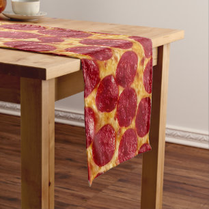 Chemin De Table Court pizza pepperonis