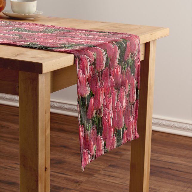Chemin De Table Court Pretty Pink Tulips (In Situ)