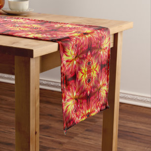 Chemin De Table Court Red Dahlia Flower Abstrait Motif de la nature