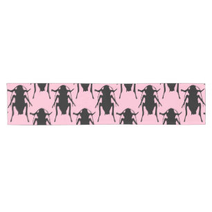 Chemin De Table Court roaches roses tablerunner table runner