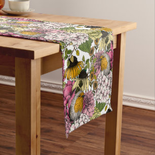 Chemin De Table Court Robins dans le jardin