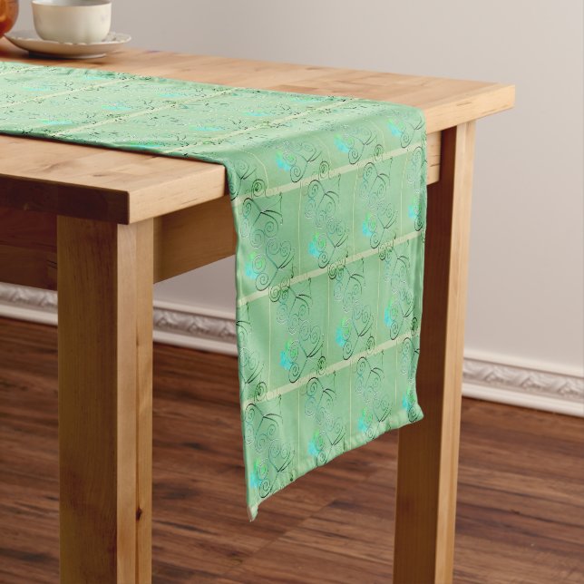 Chemin De Table Court Saint Patrick's Day Shamrock Misty Green (In Situ)