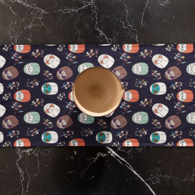 Chemin De Table Court Sloth sombre (table runner)