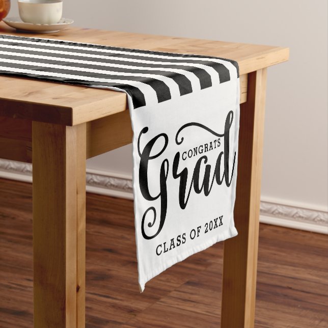 Chemin De Table Court Typographie graduelle (In Situ)