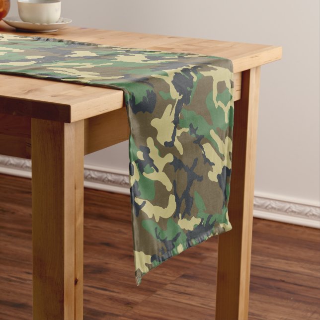 Chemin De Table Court Woodland Camo (In Situ)