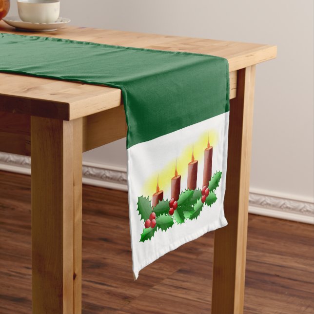 Chemin De Table Long Bougies de Noël et Holly (In Situ)