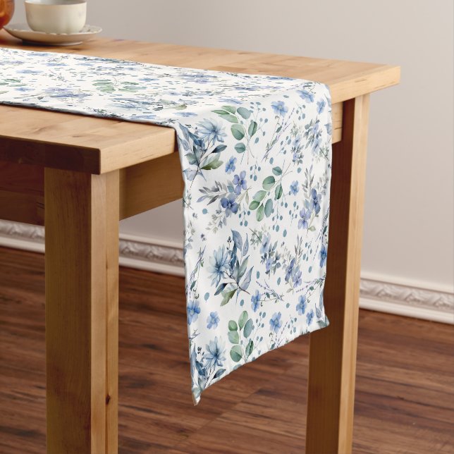 Chemin De Table Long Fleurs bleues (In Situ)