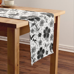 Chemin De Table Long Impression florale noire et blanche