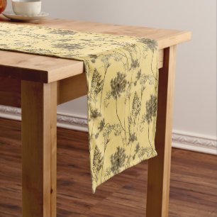 Chemin De Table Long La dentelle de la reine Anne sur un coureur de tab