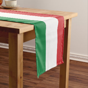Chemin De Table Long Réunion de famille au drapeau italien