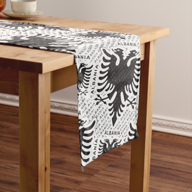Chemin De Table Moyen Drapeau albanais 3 (In Situ)