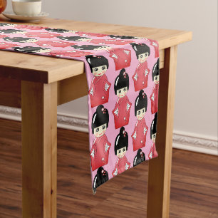 Chemin De Table Moyen motif de poupée kokeshi