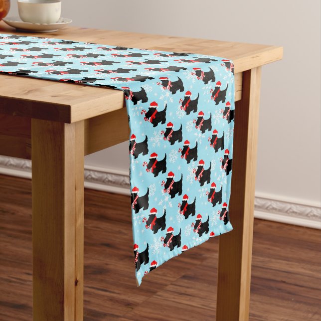 Chemin De Table Moyen Motif des chiens écossais de Noël (In Situ)
