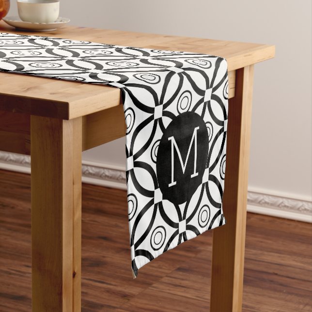 Chemin De Table Moyen Motif géométrique moderne noir et blanc (In Situ)