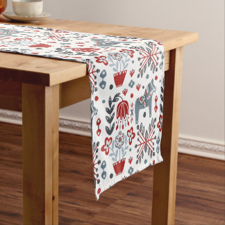Chemin De Table Moyen Poney nordique et motif floral en gris et rouge