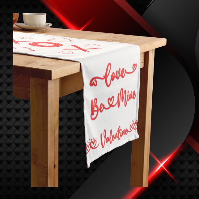 Chemin De Table Moyen XOXO de Saint-Valentin aux coeurs rouges | (Créateur téléchargé)