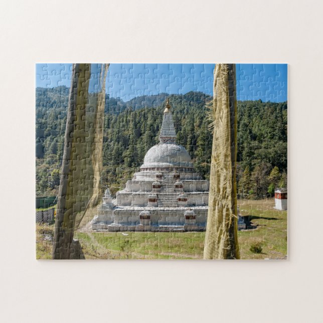 Chendebji Chorten in Bhutan, Himalaya, Asien (Horizontal)