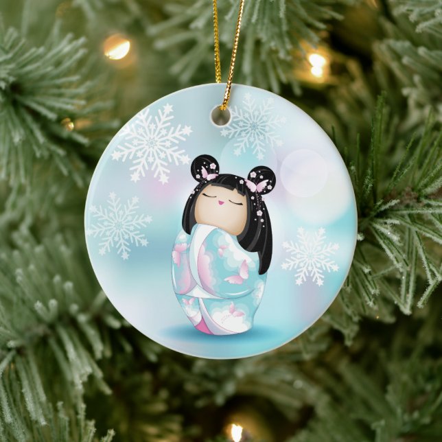 Cherry Blossom Kokeshi Puppe Winterschneeflocken Keramik Ornament (Baum)