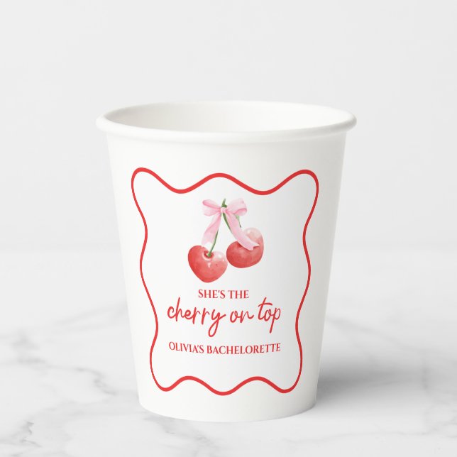 Cherry on Top Pink Bow Bachelorette Pappbecher (Vorderseite)