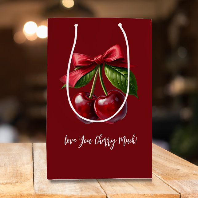 Cherry Red Cherries mit einem Bow Mittlere Geschenktüte (Cherries with a Bow Gift Bag-Love you Cherry Much)