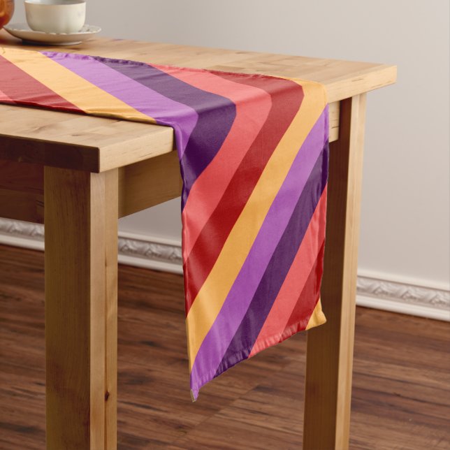 Cherry Red Violet Stripes Large Table Runner Großer Tischläufer (Beispiel)