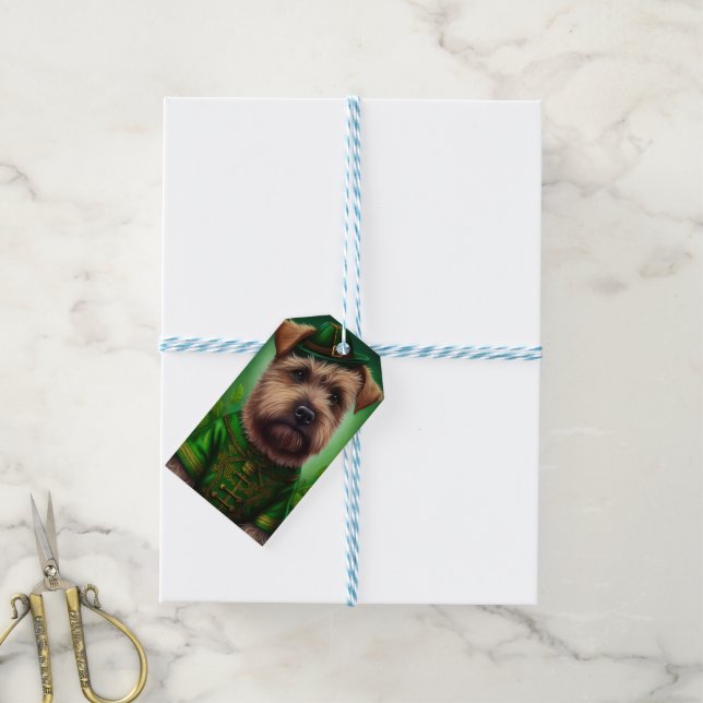 Chesapeake Bay Terrier in St Patrick's Day Dress Geschenkanhänger (Mit Garn)
