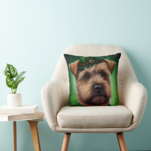 Chesapeake Bay Terrier in St Patrick's Day Dress Kissen