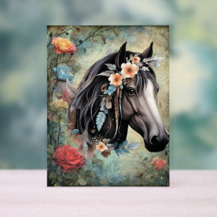 Cheval brun dans les fleurs.