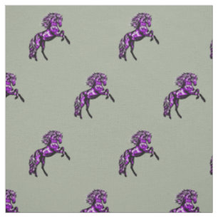 Cheval pourpre sur tissu gris
