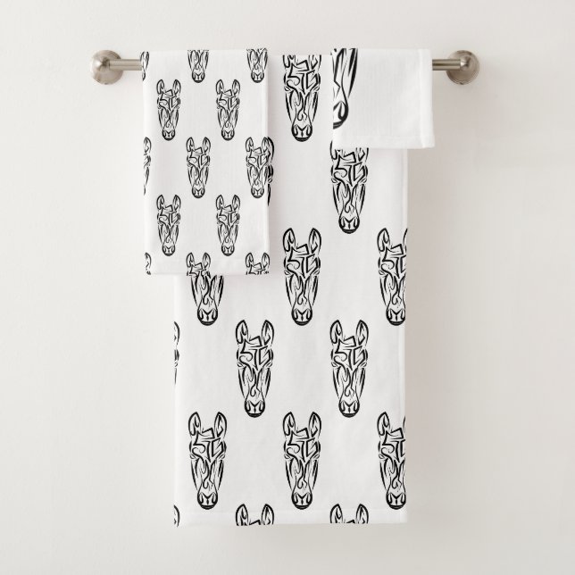 Cheval tribal noir et blanc (En situation)