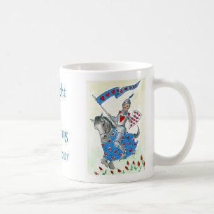 Chevalier dans la tasse brillante d'armure
