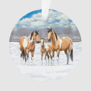 Chevaux De Peinture En Peau De Bouche Dans La Neig
