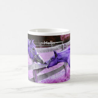 Chevaux pourpres disent Bonjour Mug