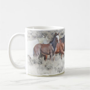 Chevaux sauvages se déplaçant à l'eau, Mug