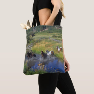 Chevaux traversant l'eau Imprimer sur le Sac fourr