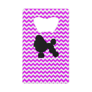 Chevron parfaitement rose avec le caniche