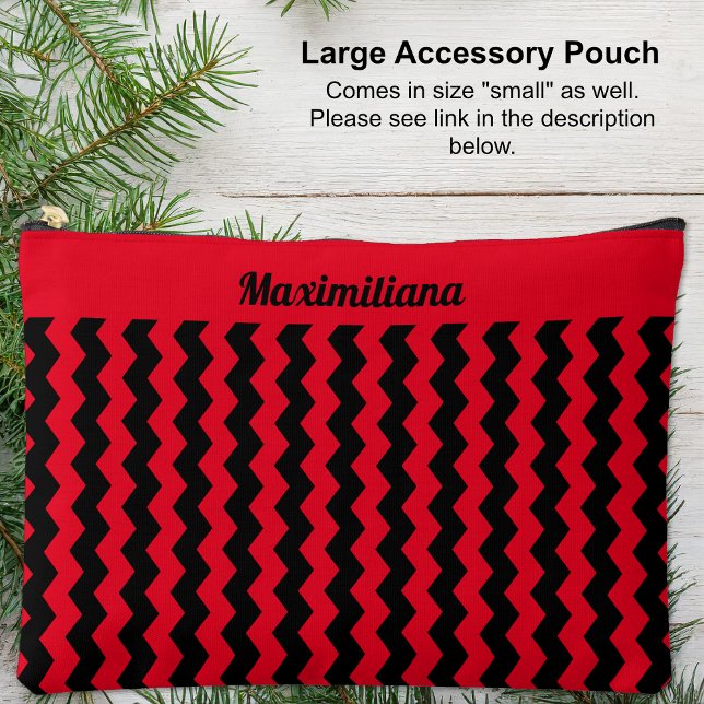 Chevrons rouges et noirs - Grand sac d'accessoires (Red and Black Chevrons - LARGE Accessory Pouch by Leapfroglisics Shop)