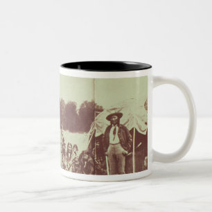 Cheyenne-amerikanischer Ureinwohner in Bewegung, Zweifarbige Tasse