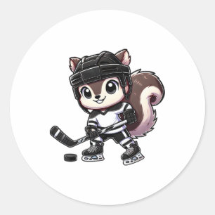 Chibi-Eichhörnchen spielt lustiges Eishockey Runder Aufkleber