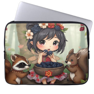 Chibi-Fee, die mit Waldtieren Brombeeren isst Laptopschutzhülle