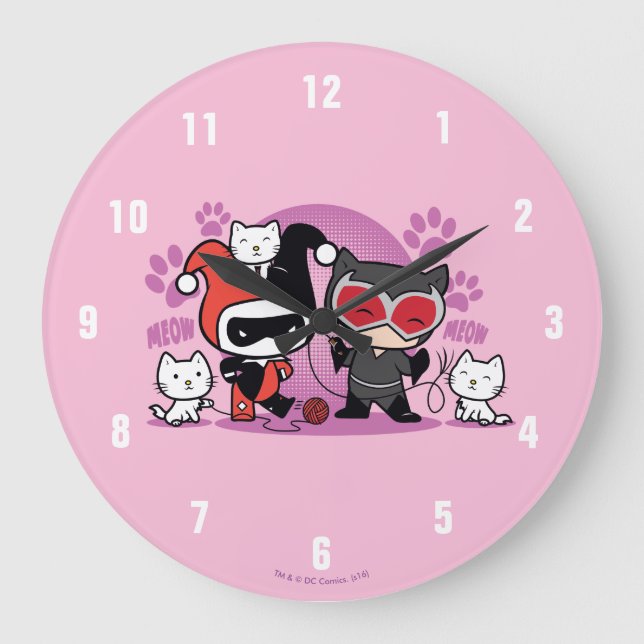 Chibi Harley Quinn & Chibi Catfrau mit Katzen Große Wanduhr (Vorderseite)