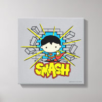 Chibi Superman schleicht durch eine Ziegelmauer