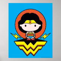 Chibi Wonder Woman mit Punkten und Logo