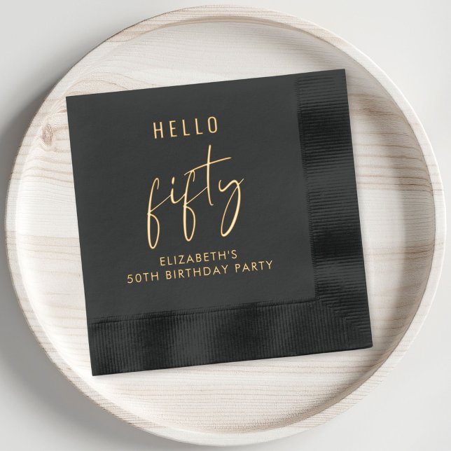 Chic 50e fête d'anniversaire (Elevate your 50th birthday party decor with these elegant black and gold foil napkins)