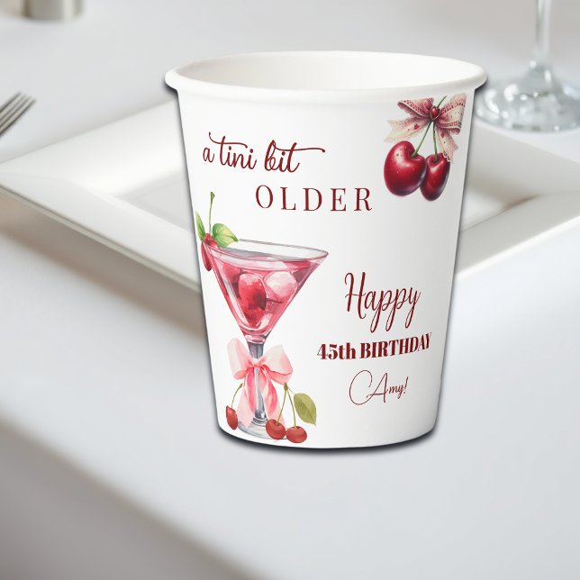 Chic A Tini Bit Older Cherry Martini 45th Birthday Pappbecher (Von Creator hochgeladen)