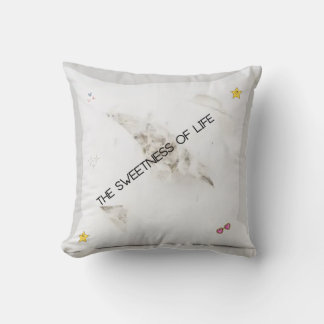 chic and Comfortable Pillow for Your Home Decr Kissen