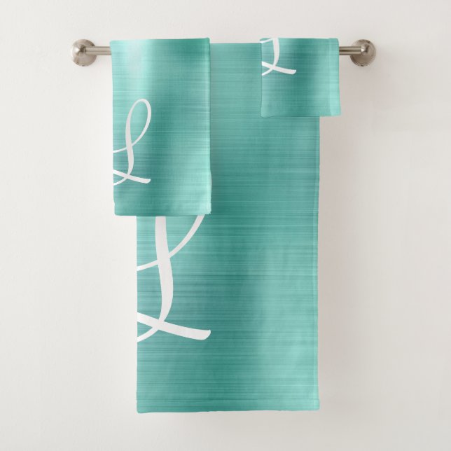 Chic Aqua Brossé Métal Monogramme blanc (En situation)