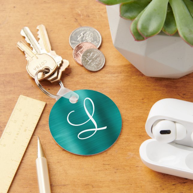 Chic Aquamarin Brushed Metal White Monogram Schlüsselanhänger (Schreibtisch)