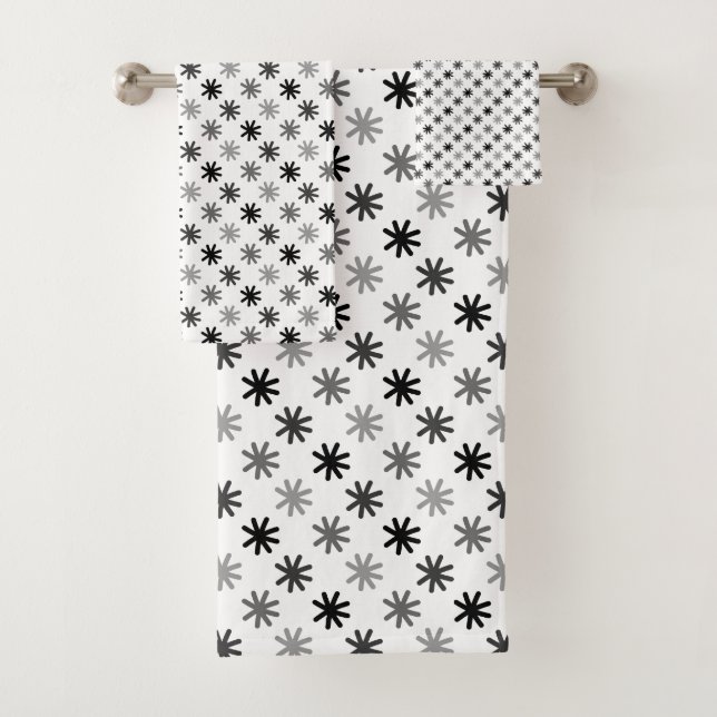 Chic Asterisks - Klassisch - Weiß Hintergrund Badhandtuch Set (Insitu)