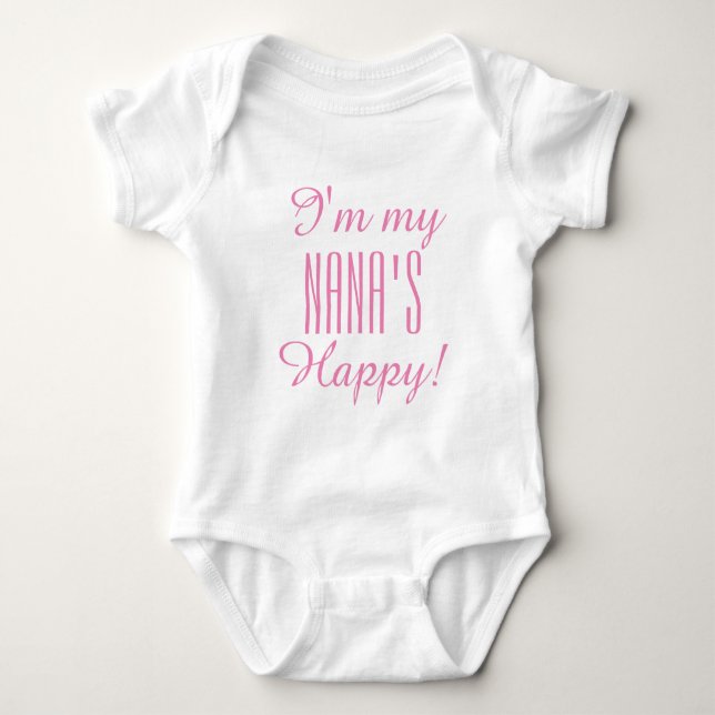 CHIC BABY_ "NANA'S HAPPY" BODYSUIT_PINK TEXT BABY STRAMPLER (Vorderseite)